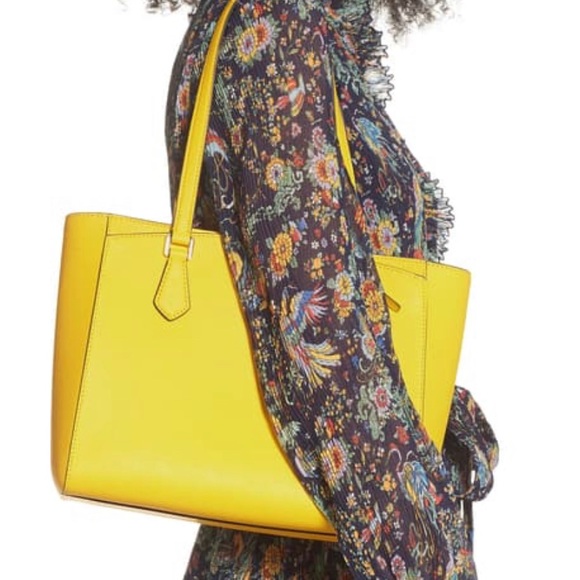 HP🎊Tory butch 💝 Robinson Saffiano Leather Tote - Picture 13 of 14